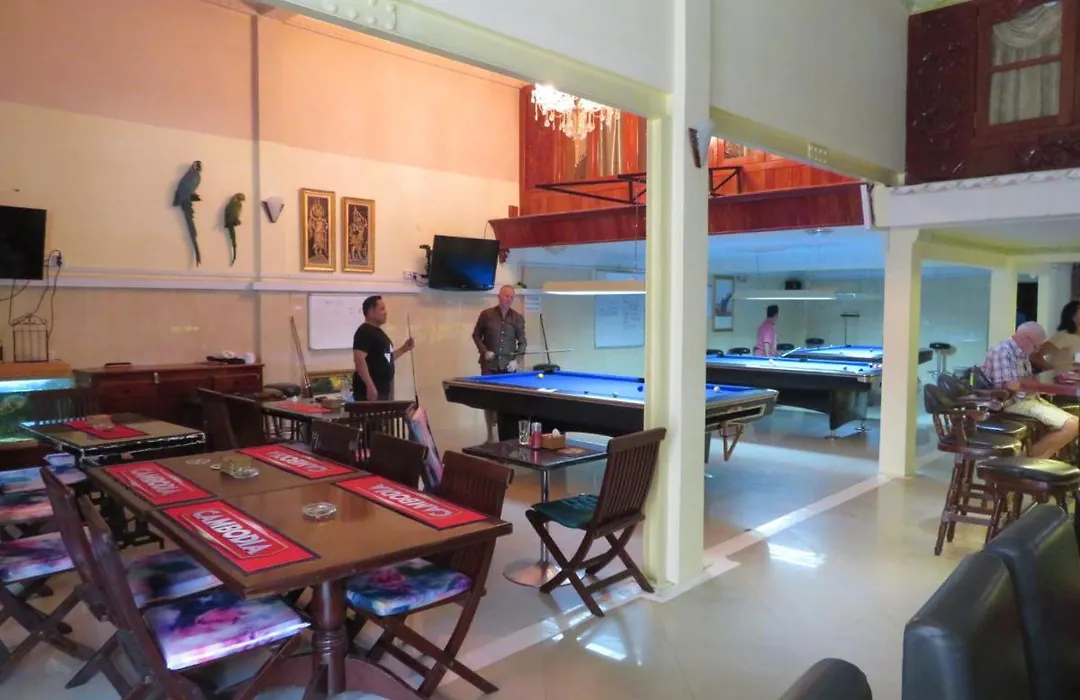 Pickled Parrot Pub Restaurant And Guesthouse-1